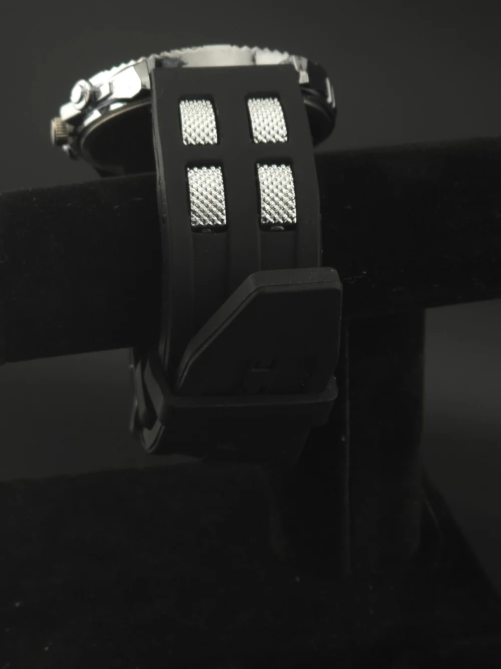 Silver-Tone Chronograph Watch with Black Dial and Strap